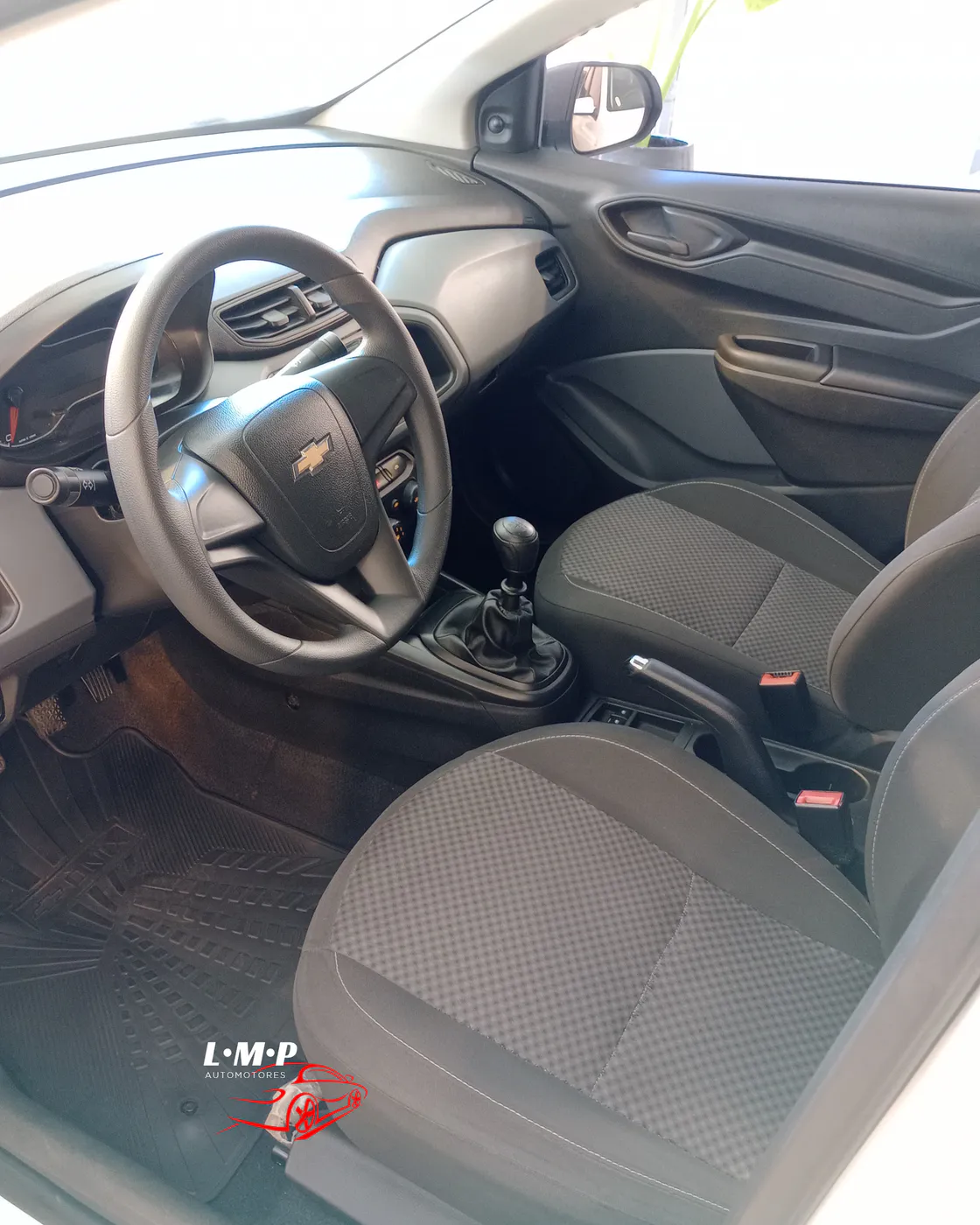 Chevrolet Onix 1.4 Plus Joy foto 2
